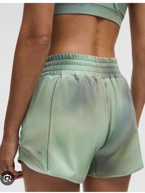 NWT! Lululemon Hotty Hot HR Short 2.5”